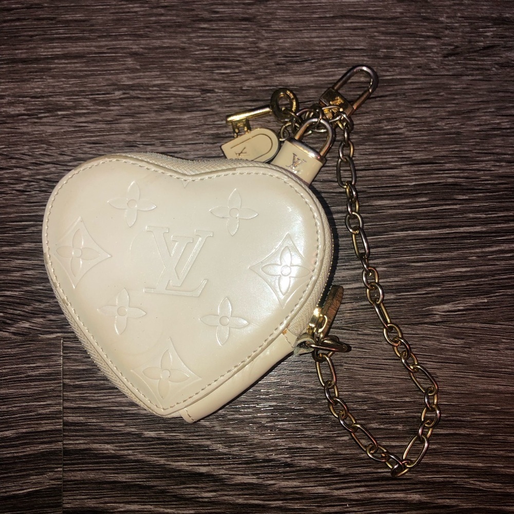 RARE VINTAGE Louis Vuitton Vernis Heart Coin Purse - Triple Lock Charms - Picture 11 of 16
